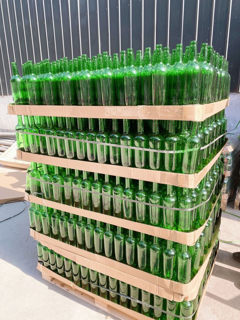 bulk green wine bottle pallets